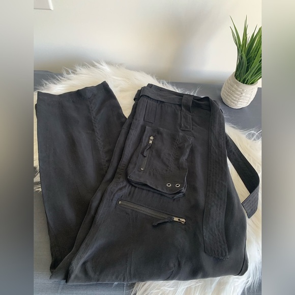 Pete&Greta by Johnny Was SZ:2/US6/8 Black
Cargo Crop Pant - Picture 1 of 6